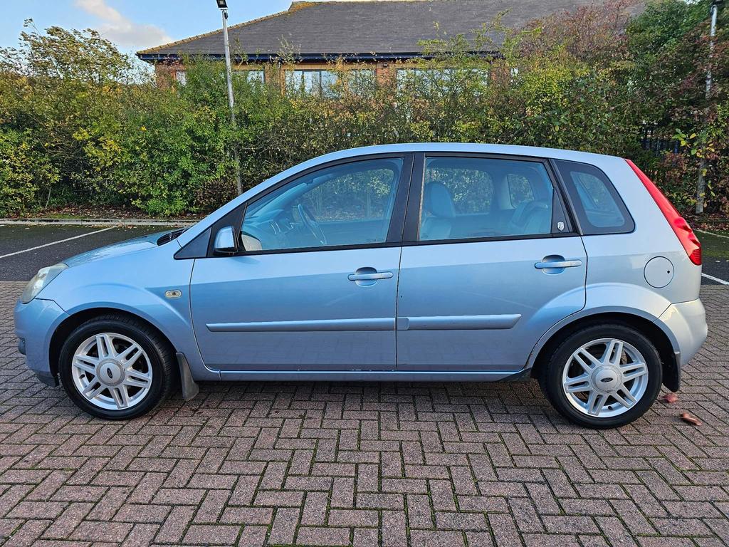 Ford Fiesta 1.4 Ghia 5dr