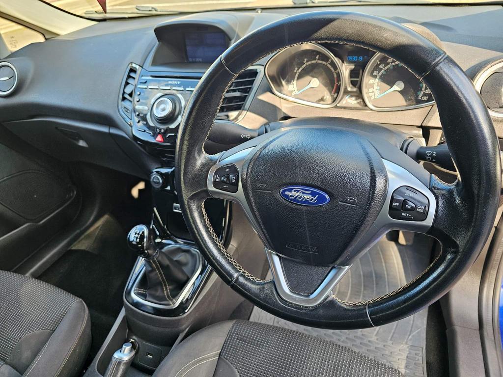 Ford Fiesta 1.0T EcoBoost Titanium Euro 6 (s/s) 5dr
