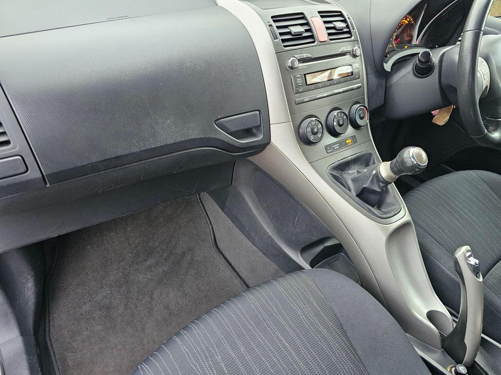 Toyota Auris 1.6 VVT-i TR 5dr