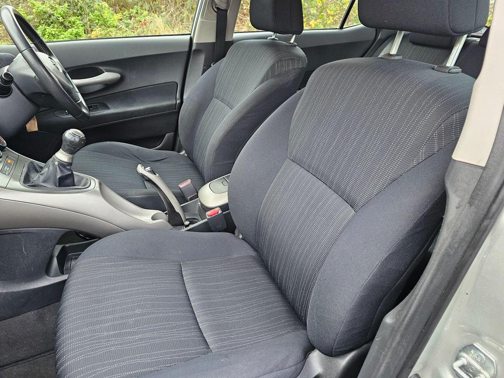 Toyota Auris 1.6 VVT-i TR 5dr