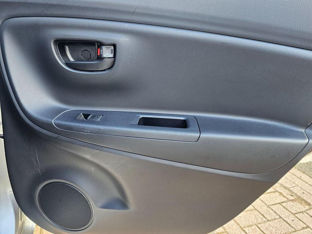 Toyota Yaris 1.5 VVT-i Icon CVT Euro 6 5dr