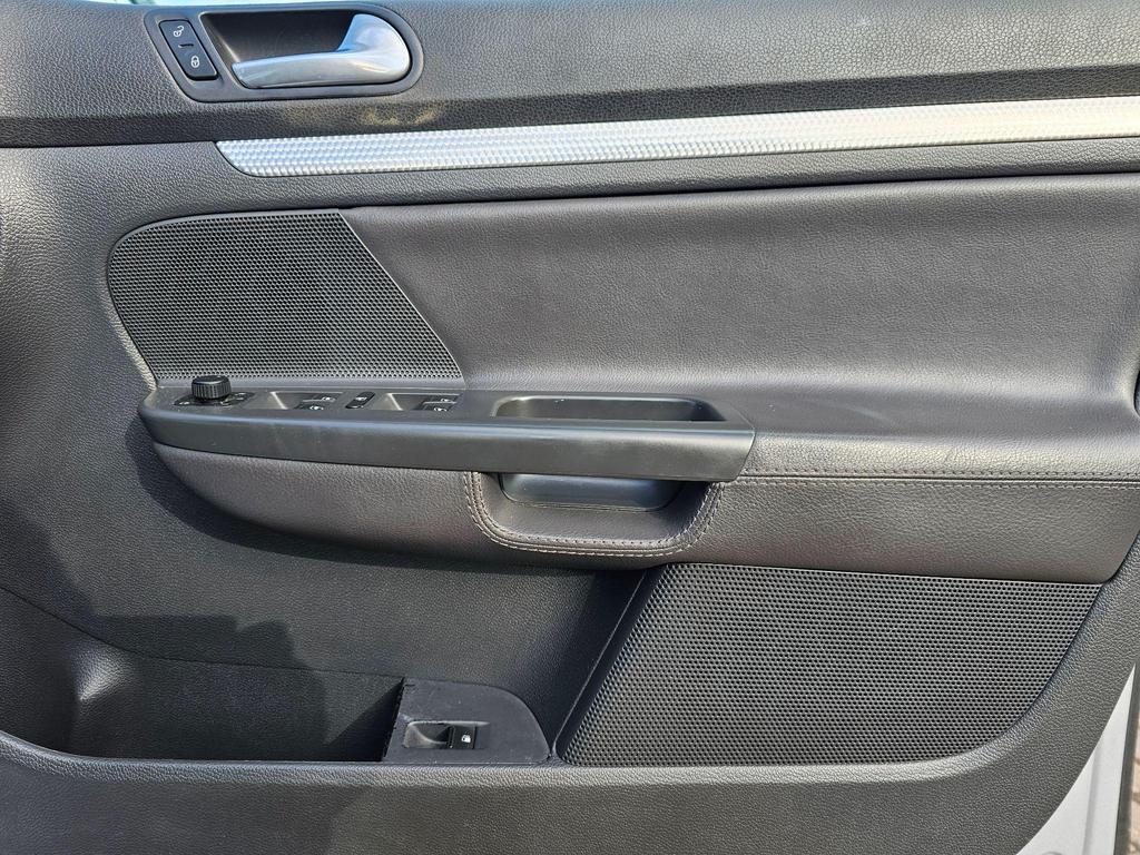Volkswagen Golf 3.2 V6 R32 DSG 4Motion 5dr