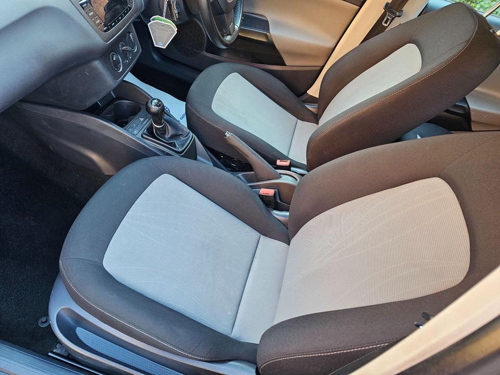 SEAT Ibiza 1.4 SE Euro 5 5dr