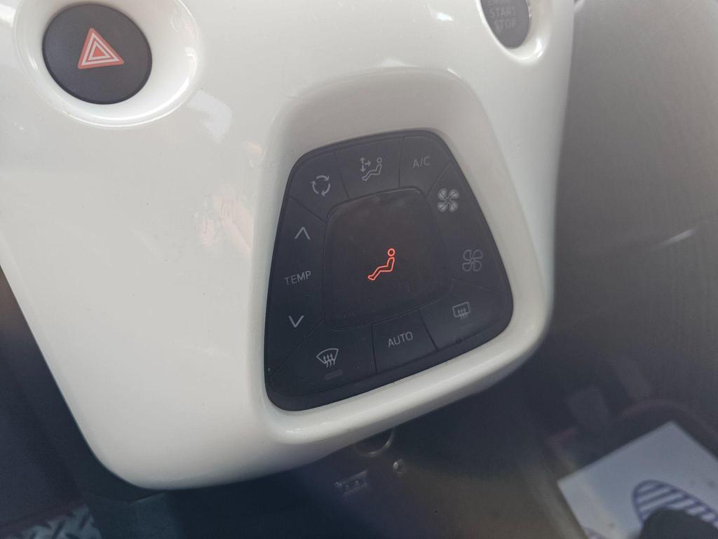 Peugeot 108 1.2 VTi PureTech Feline Euro 5 5dr