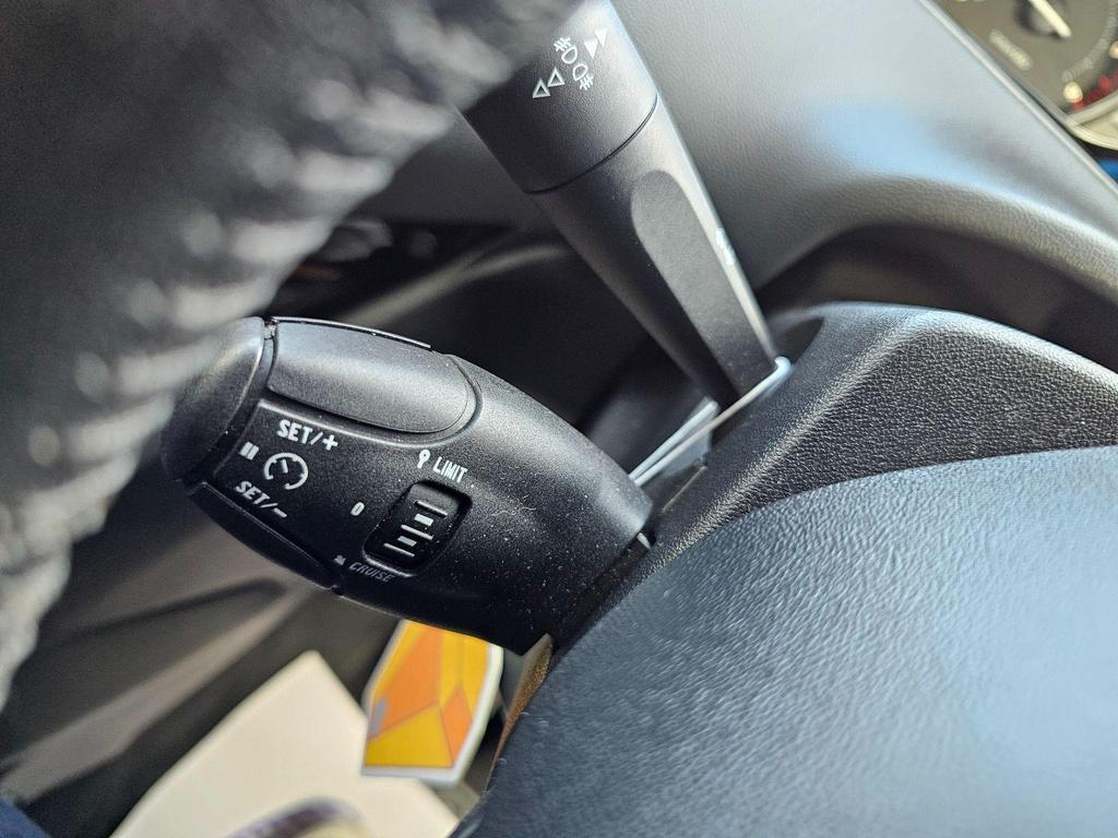 Peugeot 208 1.4 HDi Allure Euro 5 5dr