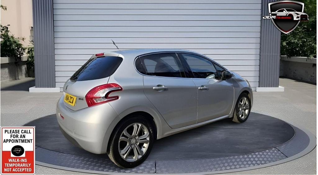 Peugeot 208 1.4 HDi Allure Euro 5 5dr