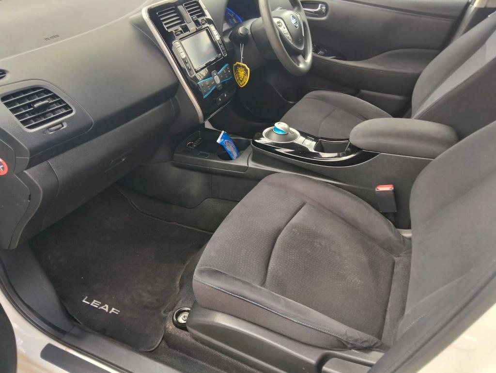Nissan Leaf 24kWh Acenta Auto 5dr
