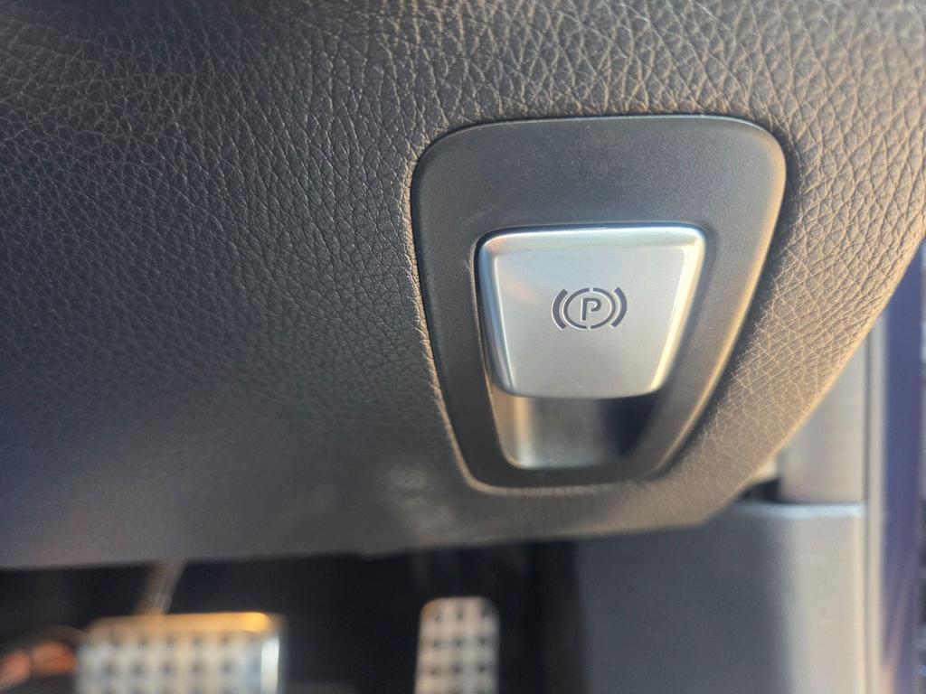 Mercedes-Benz C Class 2.1 C220d AMG Line (Premium Plus) G-Tronic+ Euro 6 (s/s) 4dr