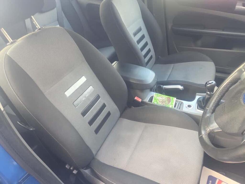 Ford Focus 1.6 Zetec S 5dr