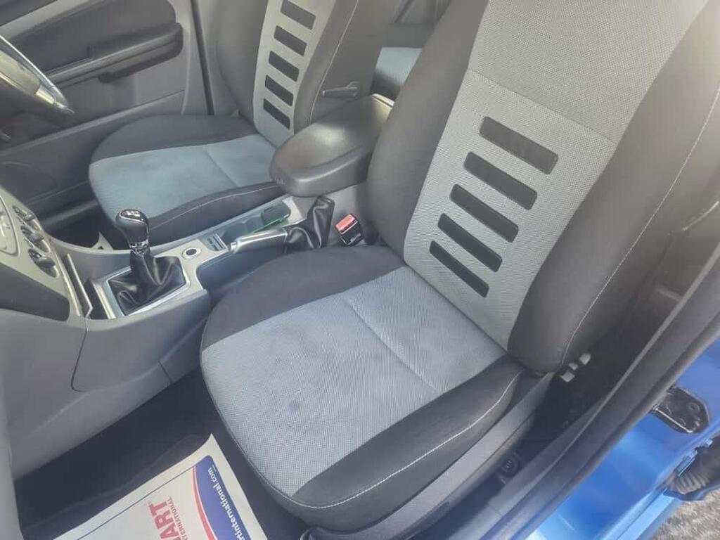 Ford Focus 1.6 Zetec S 5dr