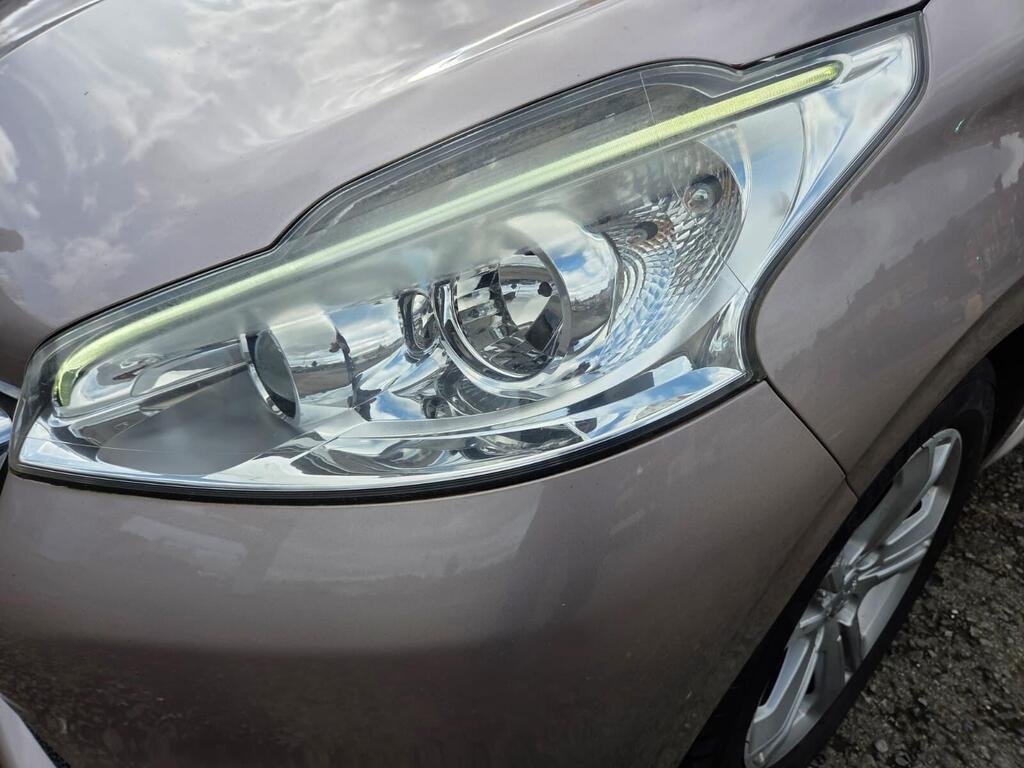 2013 Peugeot 208 1.4 HDi Allure Euro 5 5dr