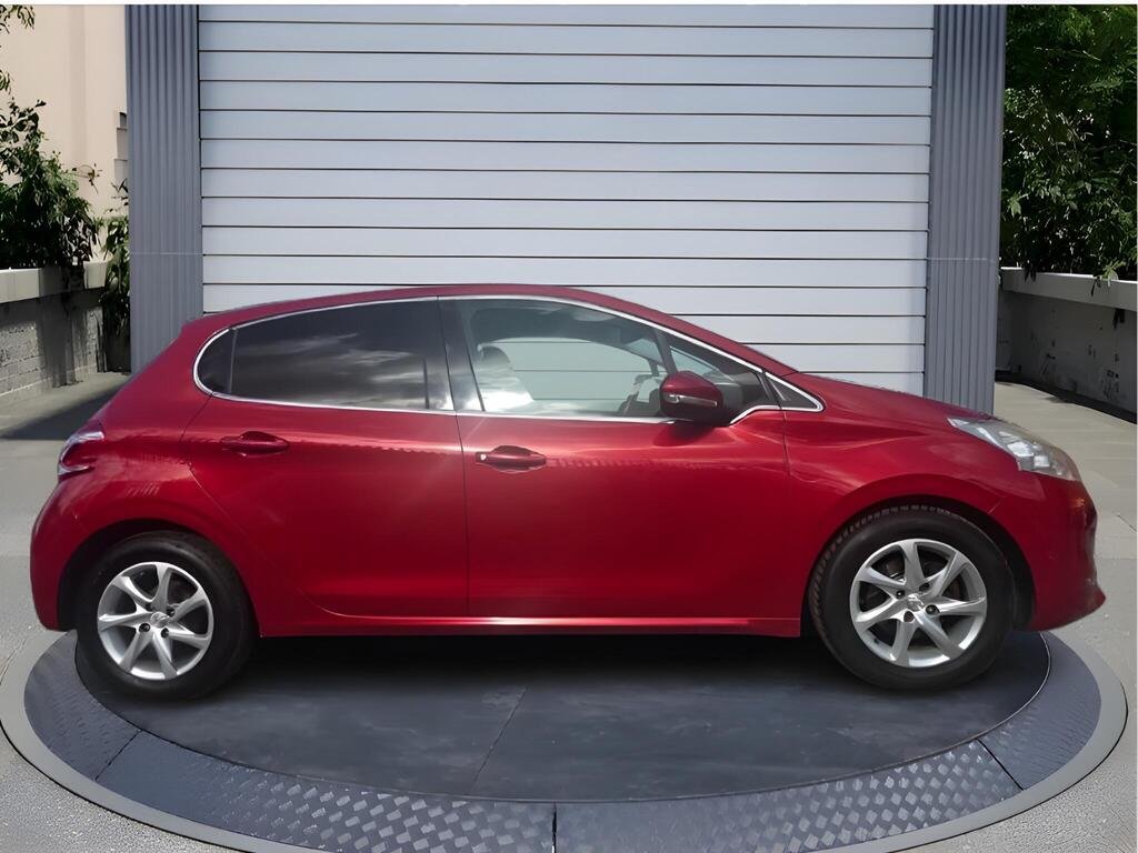 Peugeot 208 1.4 HDi Allure Euro 5 5dr