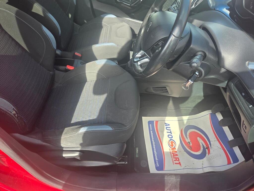 Peugeot 208 1.4 HDi Allure Euro 5 5dr