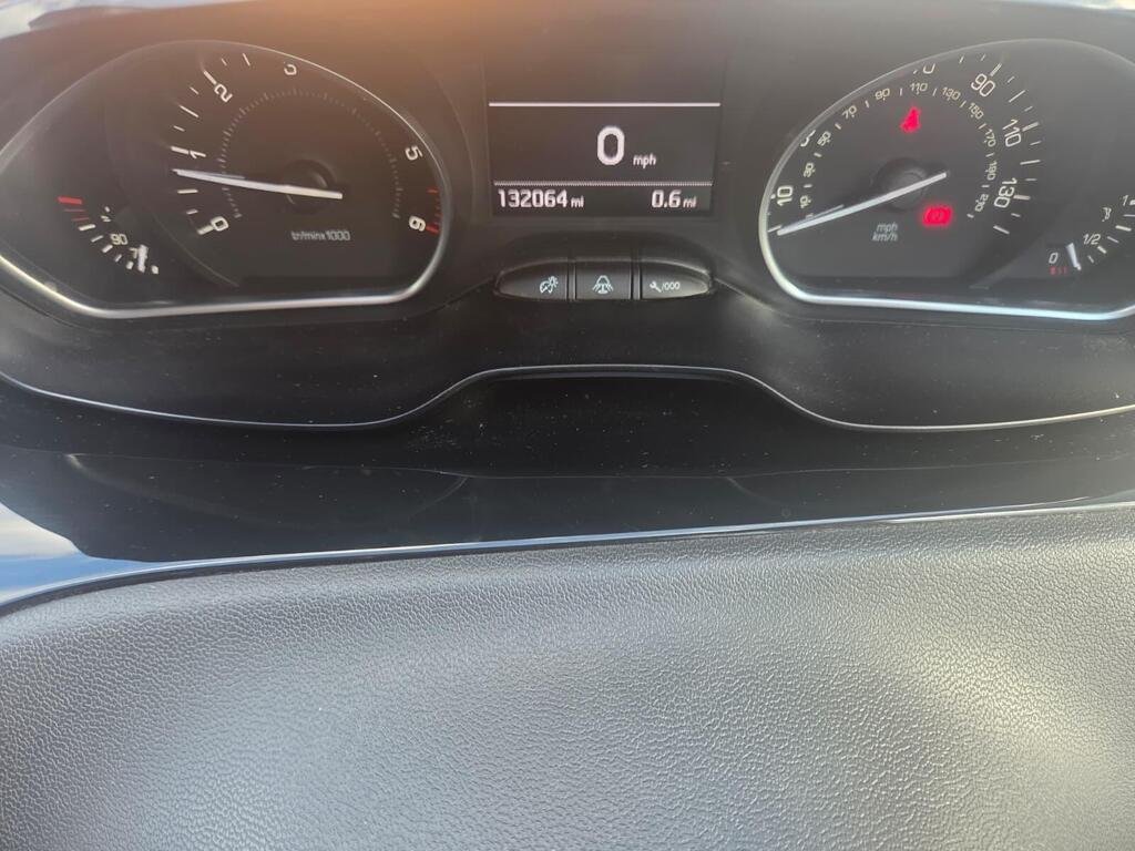 Peugeot 208 1.4 HDi Allure Euro 5 5dr