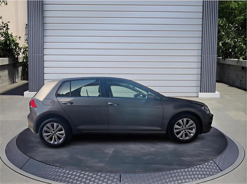 Volkswagen Golf 1.6 TDI BlueMotion Tech SE Euro 5 (s/s) 5dr