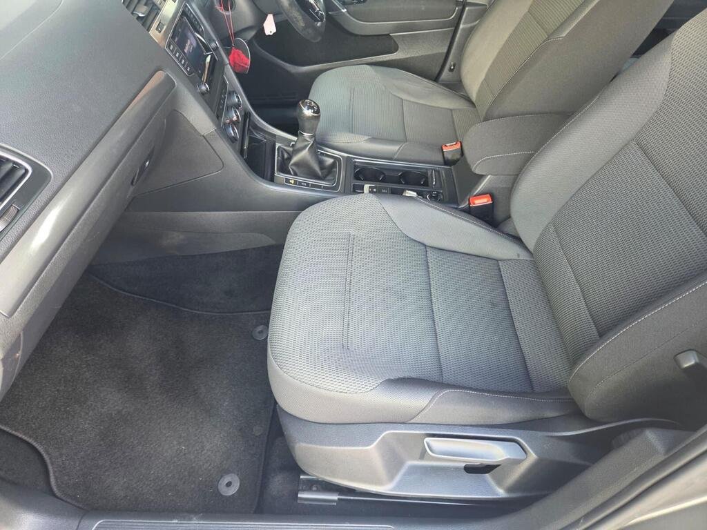 Volkswagen Golf 1.6 TDI BlueMotion Tech SE Euro 5 (s/s) 5dr