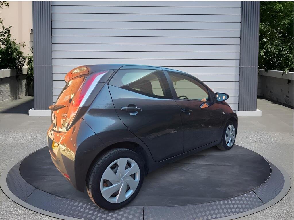 Toyota AYGO 1.0 VVT-i X-play Euro 5 5dr Euro 5