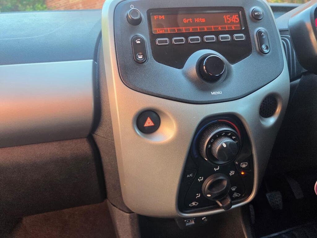 Toyota AYGO 1.0 VVT-i X-play Euro 5 5dr Euro 5