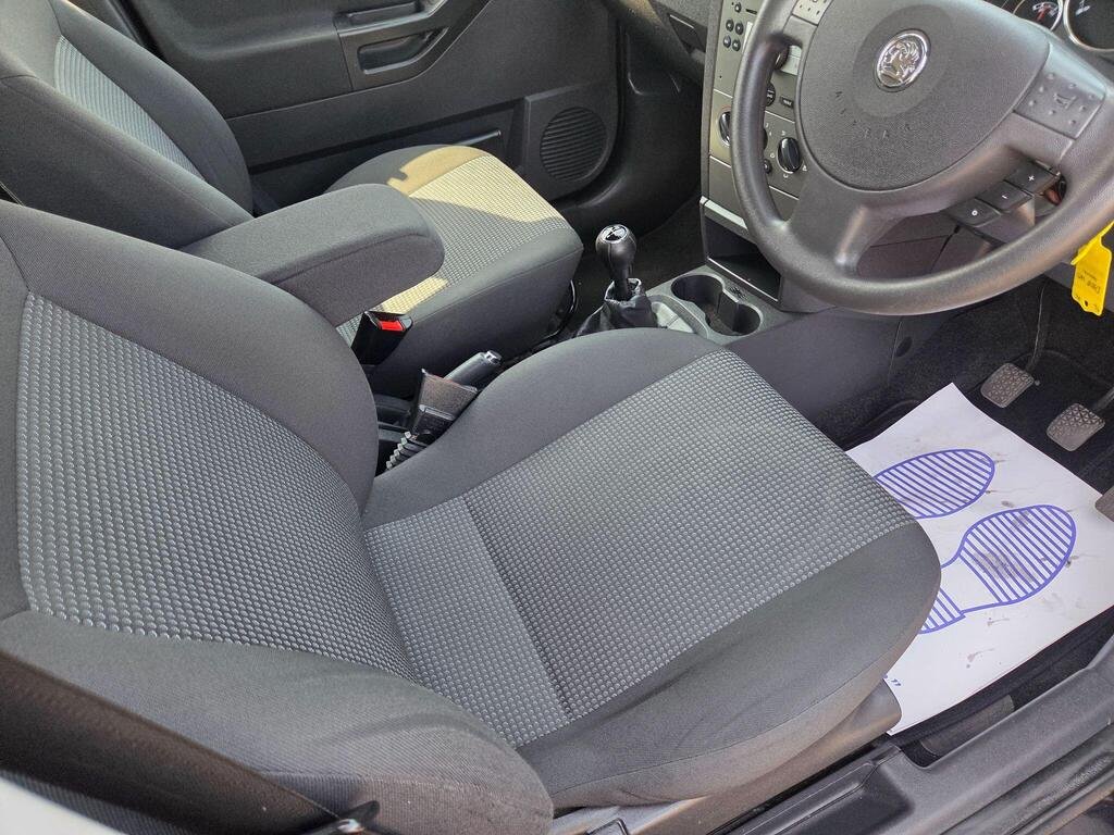 Vauxhall Meriva 1.6i 16v Club 5dr