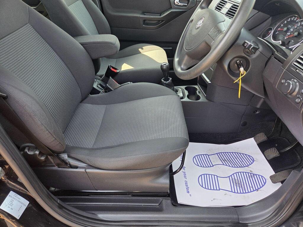 Vauxhall Meriva 1.6i 16v Club 5dr