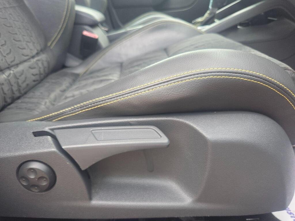 Volkswagen Golf 2.0 TSI GTI Hatchback 5dr Petrol DSG Euro 5 (210 Ps)