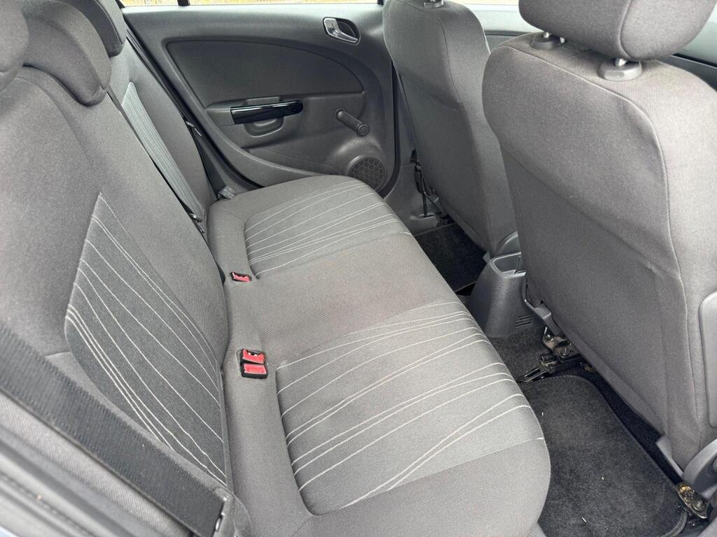 Vauxhall Corsa 1.2i 16v Club 5dr